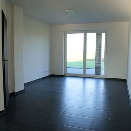 Erdgeschosswohnung mit Einbauküche, Erdwärme und Garten mit unbezahlbarem Blick - Photo 1