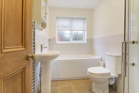 3 bedroom semi-detached house to rent - Photo 4