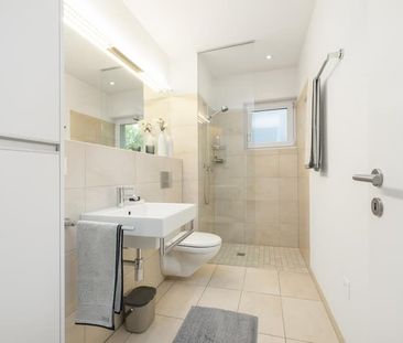 Helle 4.5-Zimmer-Wohnung mit Balkon und Kamin in Uster - Foto 5