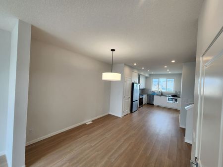 261 Edith Green Northwest, Calgary - Photo 2