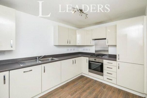 3 bedroom semi-detached house to rent - Photo 1