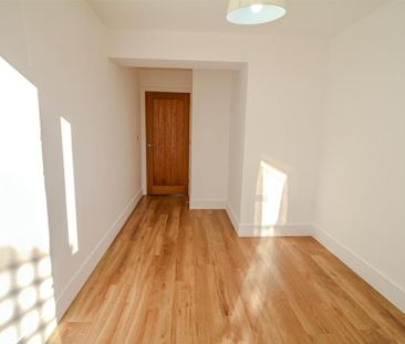 2 bedroom maisonette to rent - Photo 3