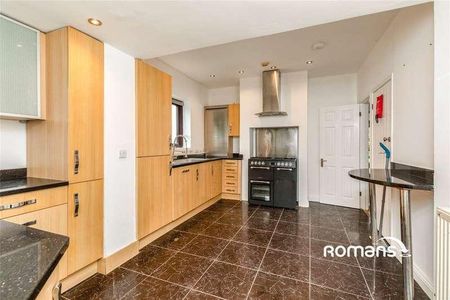 Over Lane, Almondsbury, Bristol, Gloucestershire, BS32 - Photo 4