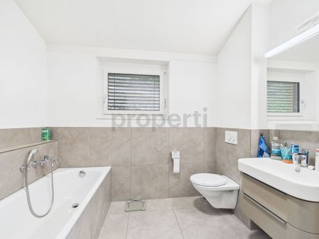 Moderne 3.5-Zimmer-Dachwohnung in der Region Sargans (SG) - Photo 2