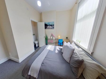 1 bedroom in a house share to rent - Photo 2