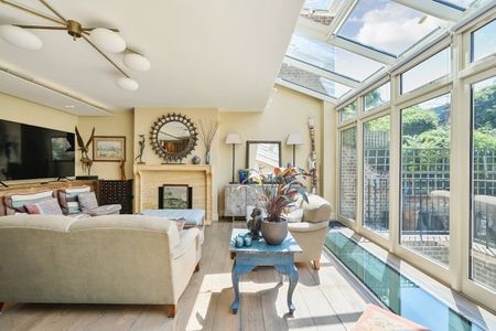 5 bedroom end of terrace house to rent - Photo 3