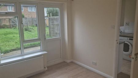 3 bedroom terraced house to rent - Photo 5