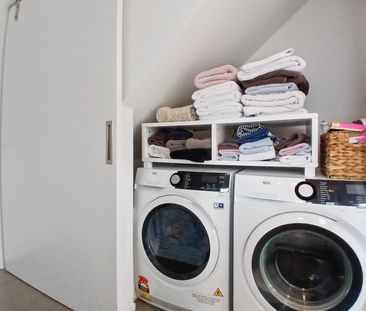 Elegantly Refurbished 3-Bedroom Home in Glenfield - Photo 4