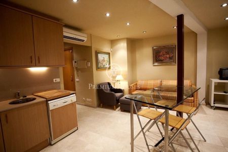 Luxury penthouse for rent in Barcelona, Catalonia - Photo 4