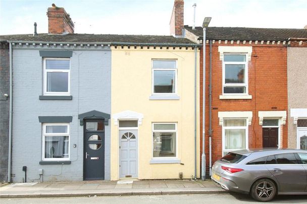 2 bedroom terraced house to rent - Photo 1
