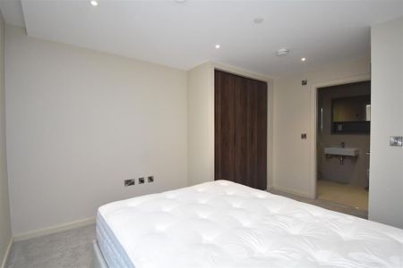 32 Waverley, Toft Green, York - Photo 3