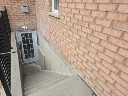 For Lease - 3 Bridgend Crescent Unit# BSMT, Brampton, Ontario - Photo 4