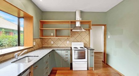 ILAM - FOUR BEDROOMS, TWO HEATPUMPS, GARAGE - Photo 2