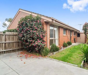 LOVELY HOME IN A CONVENIENT LOCATION! - Photo 6