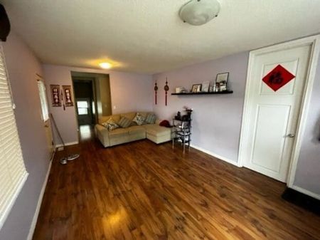 Charming 3 Bedroom House with Yard Downtown – Available Sept 1 - Photo 3