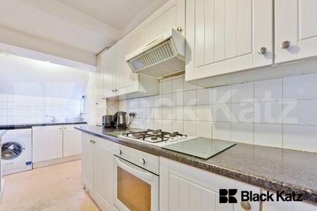 Superbly located larger than average period conversion - Photo 4