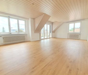 Tolle und grosszügige Dachwohnung an ruhiger Lage - Photo 1