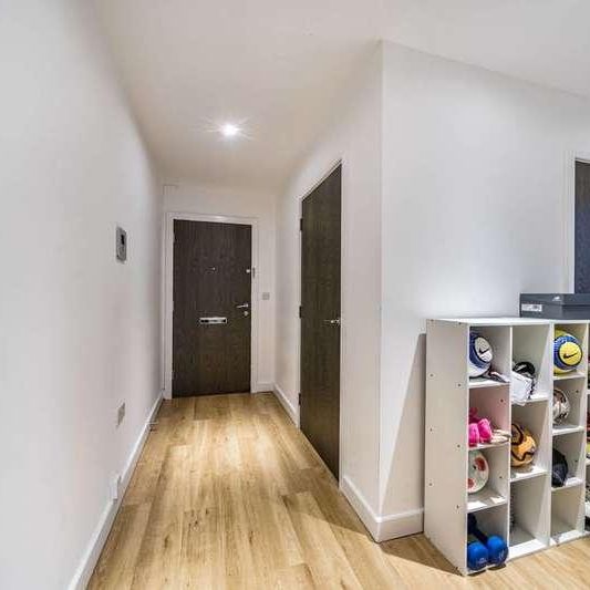 East Drive, Colindale, NW9 - Photo 1