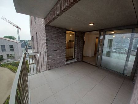 BEN- APPARTEMENT MET 2 KAMERS, GROOT TERRAS EN GARAGE VLAKBIJ DE MARKT TE GAVERE - Photo 2