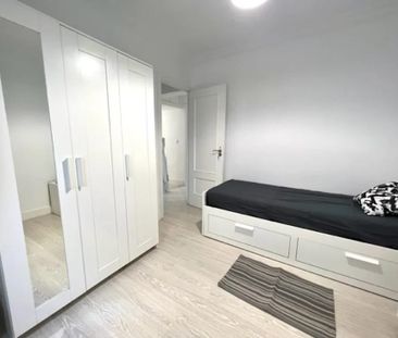 Calle de Isidro Fernández, Madrid, Community of Madrid 28034 - Photo 4