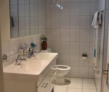 6,5 Zimmer-Maisonette-Wohnung in Steinmaur inkl. NK, PP und Garage - Photo 3
