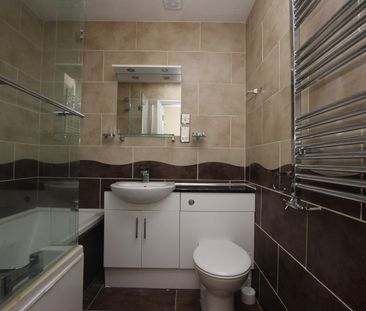 2 Bed Flat, Iliffe Close, RG1 - Photo 3