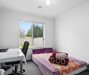 48 Chase Blvd, Alfredton, Vic 3350 - Photo 2