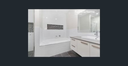 Modern 3 bedroom home - Photo 5