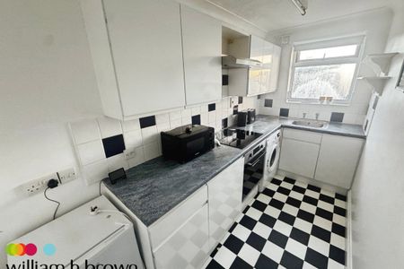 25 Pallister Road - Photo 3