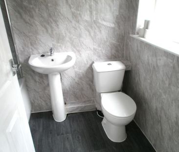 3 bedroom terraced house to rent - Photo 5