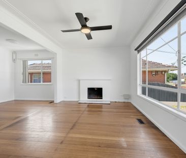 Charming 3-Bedroom Home in the Heart of Werribee - Photo 1