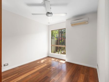 Stunning Villa at Cairns One - Photo 4