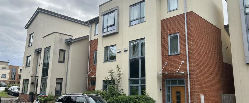 3 bedroom semi-detached house to rent - Photo 1