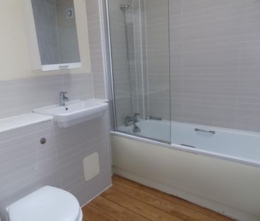 2 bedroom end of terrace house to rent - Photo 6