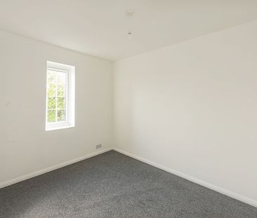 Available unfurnished from 14/11/2025 - Photo 2