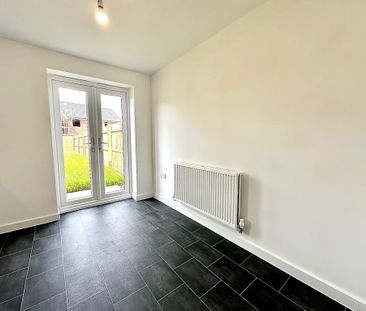 3 bedroom semi-detached house to rent - Photo 2