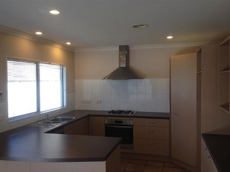 38 Furlong Crescent, Churton Park - Photo 4