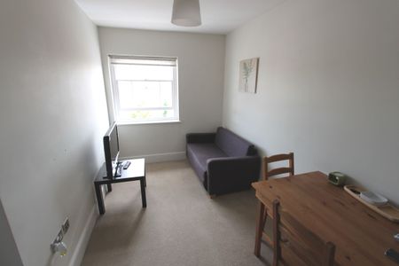 1 Bedroom Home – Student Let - Photo 2