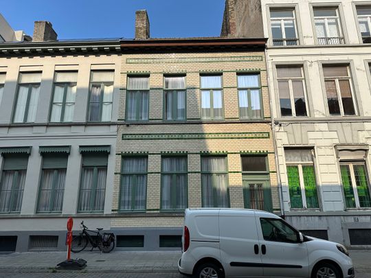 Te Huur 3 slaapkamers Oostende Dekenijstraat 6 - Photo 1