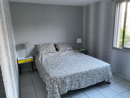 Location / Appartement T4 - Photo 2