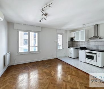 Location Appartement 2 pièces 57m² LYON 6ème - Photo 2