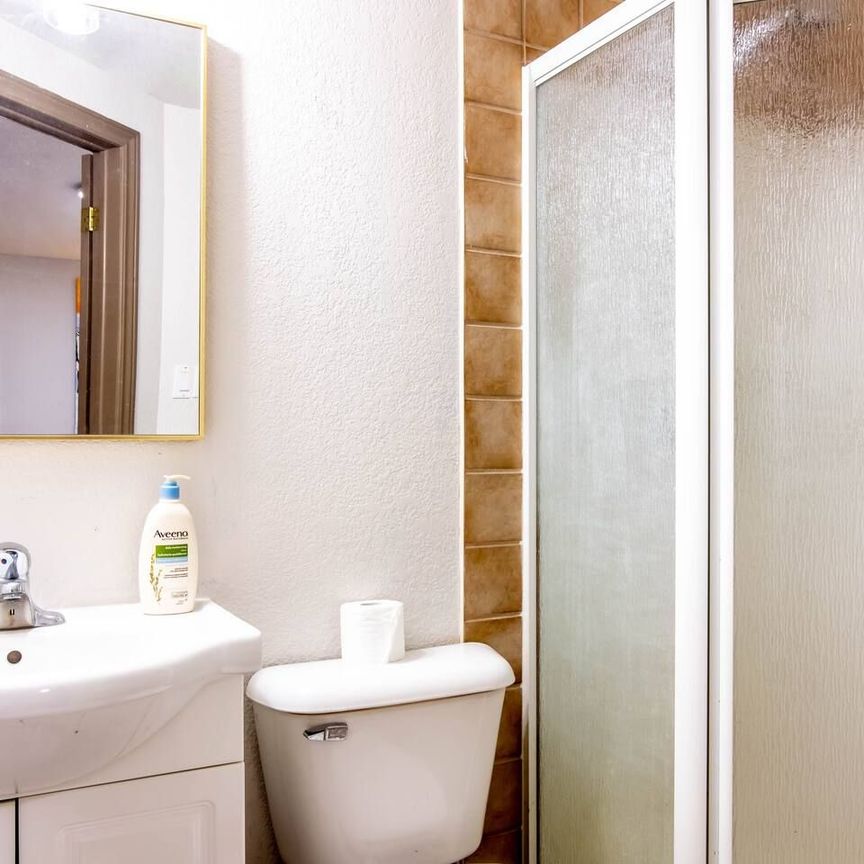 For Lease - 407 Rittenhouse Road, Kitchener, Ontario - Photo 1