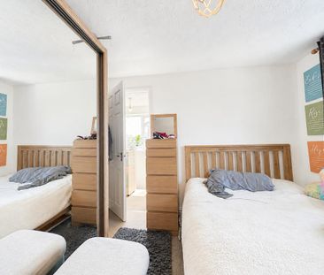 3 bedroom semi-detached house to rent - Photo 5