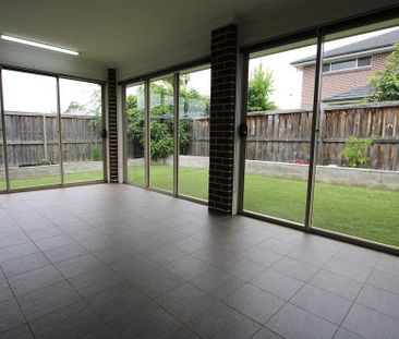 Well Maintained Family Home! - Photo 4