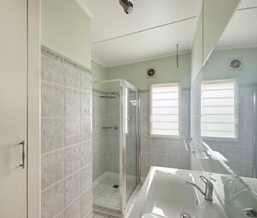 Convenient Location - Photo 3