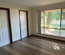 Beautiful 4x2 Brick House - Photo 2