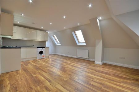 2 bedroom flat to rent - Photo 2