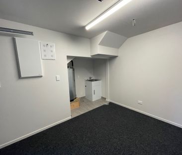 Modern Townhouse Waiting for You&excl; - Photo 3