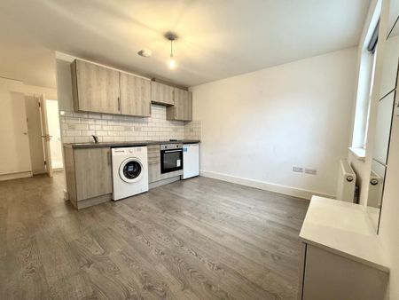 1 bedroom flat to rent - Photo 2