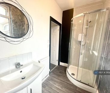 Studio to rent - Photo 6